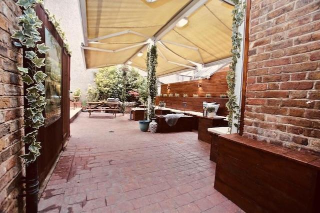 Summerfield Pub & Boutique Rooms ロンドン エクステリア 写真